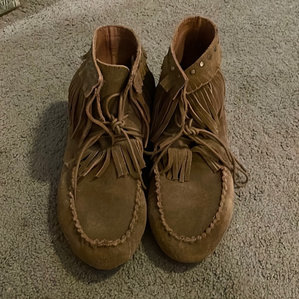 Yellow box Moccasins